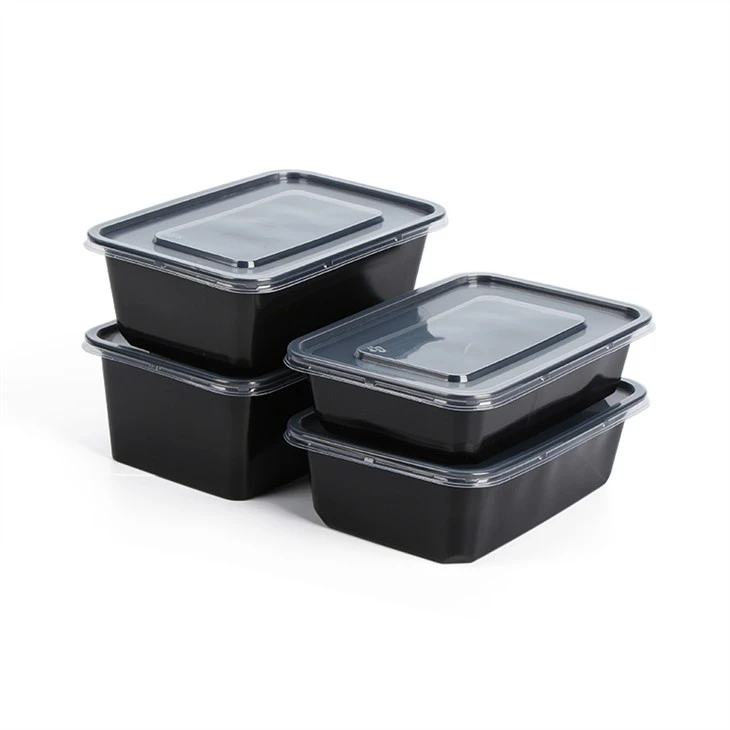 Sortez les récipients à soupe avec couvercles